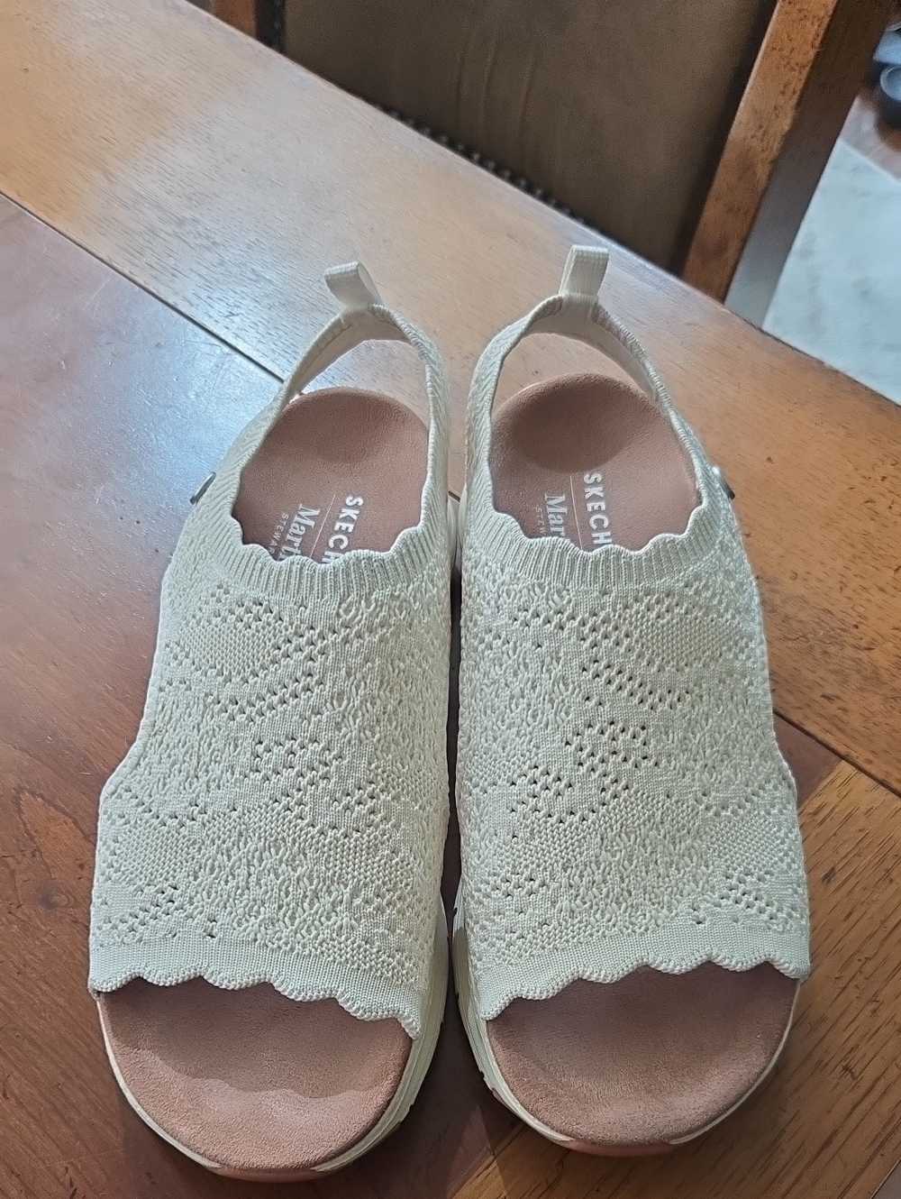 Skechers Martha Stewart Arch-fit Women’s Knit Sandal in Cream Size 9 - Picture 2 of 9